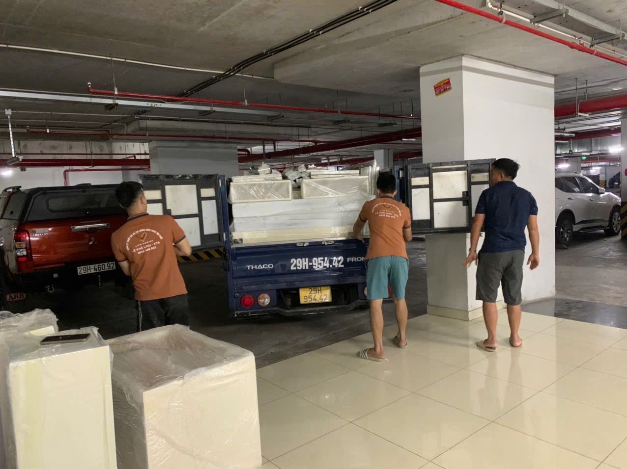 Giám sát quá trình vận chuyển và kiểm tra chất lượng trước khi chuyển lên công trình 
